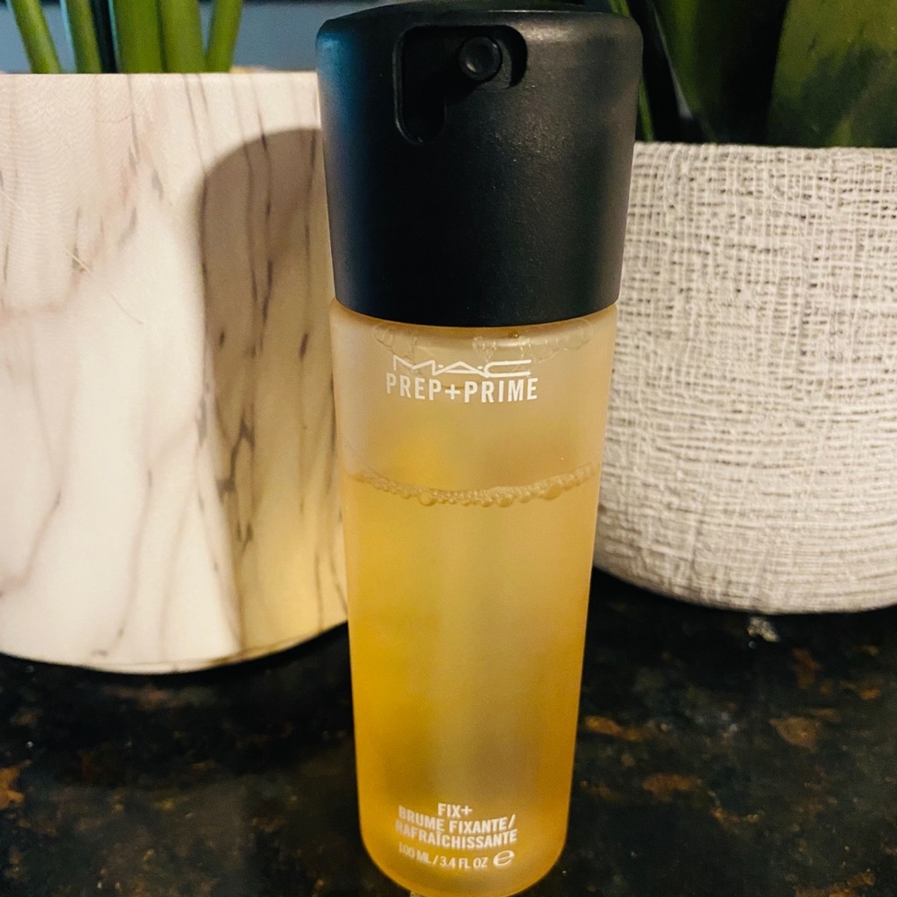 Mac cosmetics prep+prime fix coconut